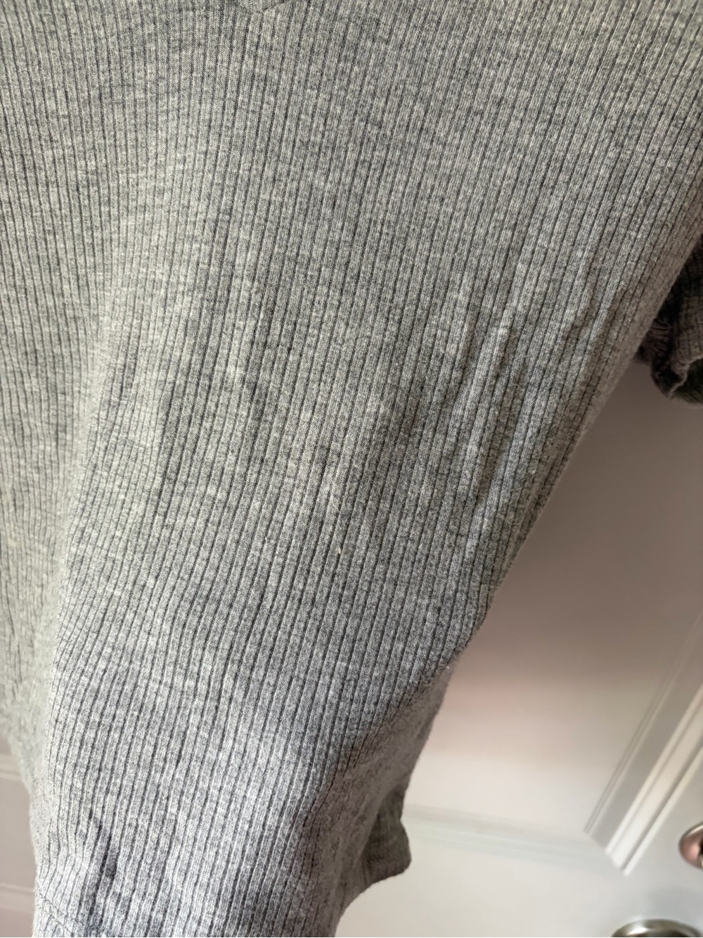 Active Basic Grey Ribbed V-Neck Crop Tee 🩶 - Picture 5 of 5
